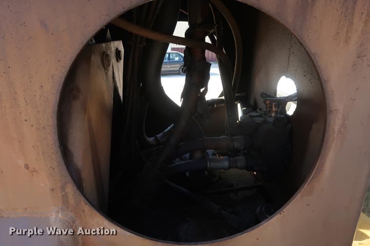 image for item DA0769 1979 Ford F800 flatbed truck with crane