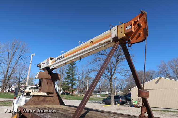 image for item DA0769 1979 Ford F800 flatbed truck with crane