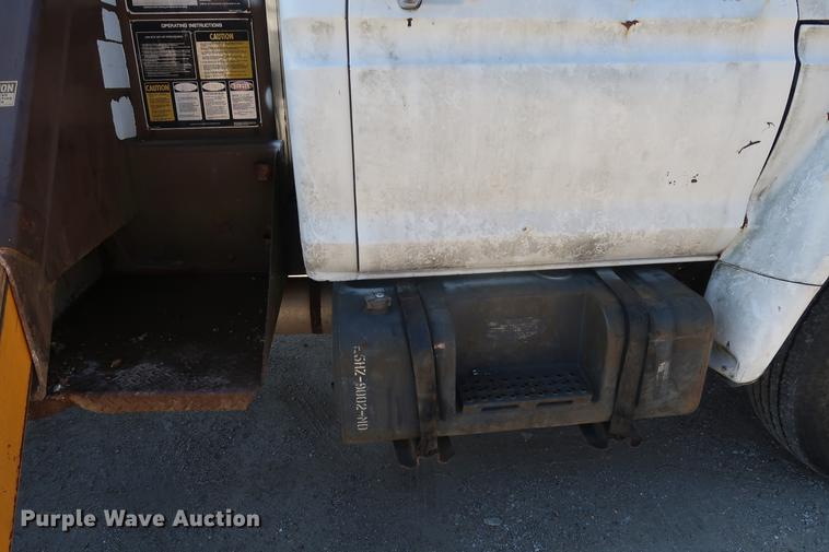 image for item DA0769 1979 Ford F800 flatbed truck with crane