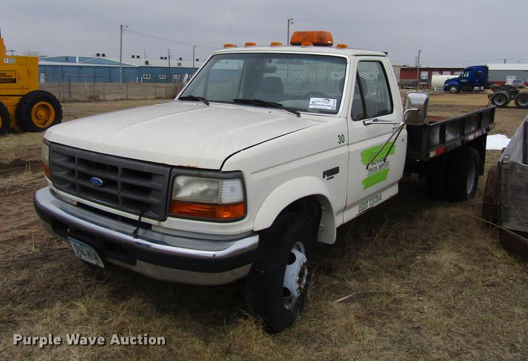 image for item DA3576 1994 Ford F450 Super Duty flatbed truck