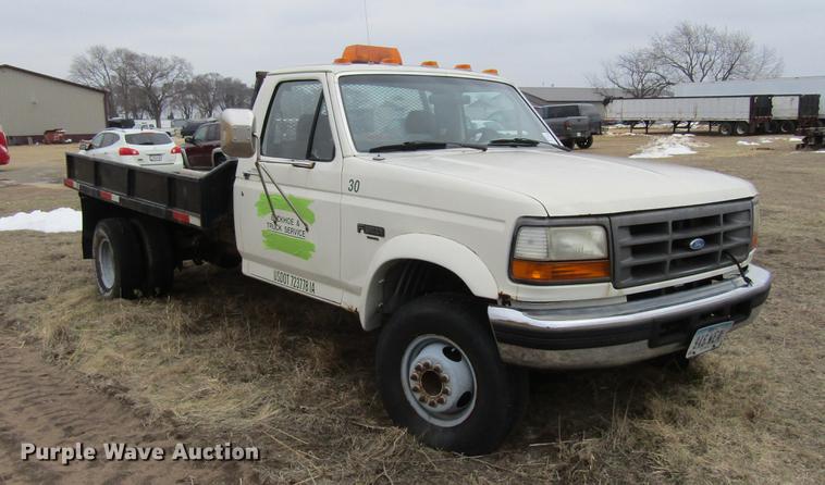 image for item DA3576 1994 Ford F450 Super Duty flatbed truck