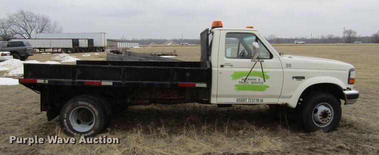image for item DA3576 1994 Ford F450 Super Duty flatbed truck