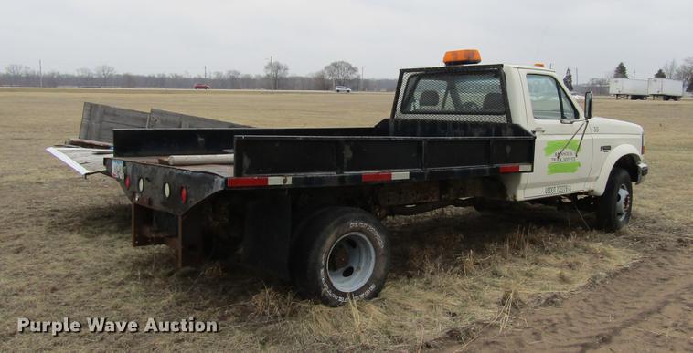 image for item DA3576 1994 Ford F450 Super Duty flatbed truck