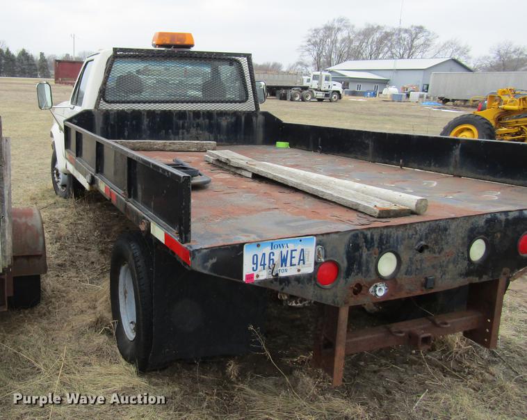 image for item DA3576 1994 Ford F450 Super Duty flatbed truck