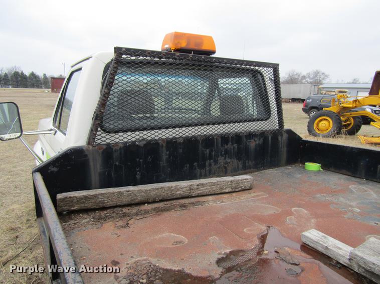image for item DA3576 1994 Ford F450 Super Duty flatbed truck