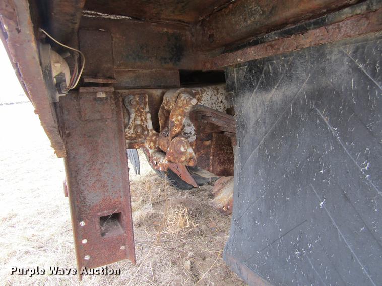 image for item DA3576 1994 Ford F450 Super Duty flatbed truck