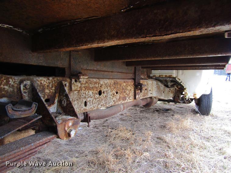 image for item DA3576 1994 Ford F450 Super Duty flatbed truck