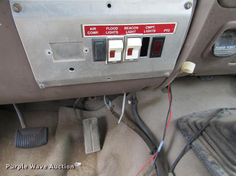 image for item DA3576 1994 Ford F450 Super Duty flatbed truck