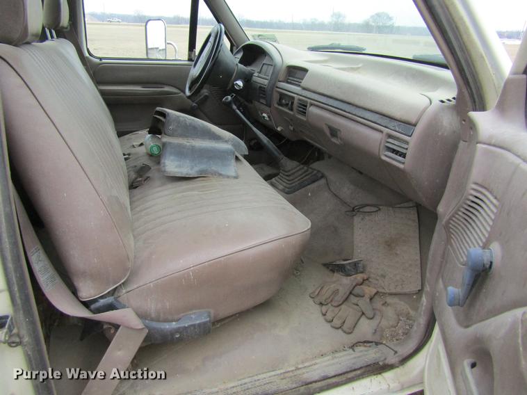 image for item DA3576 1994 Ford F450 Super Duty flatbed truck