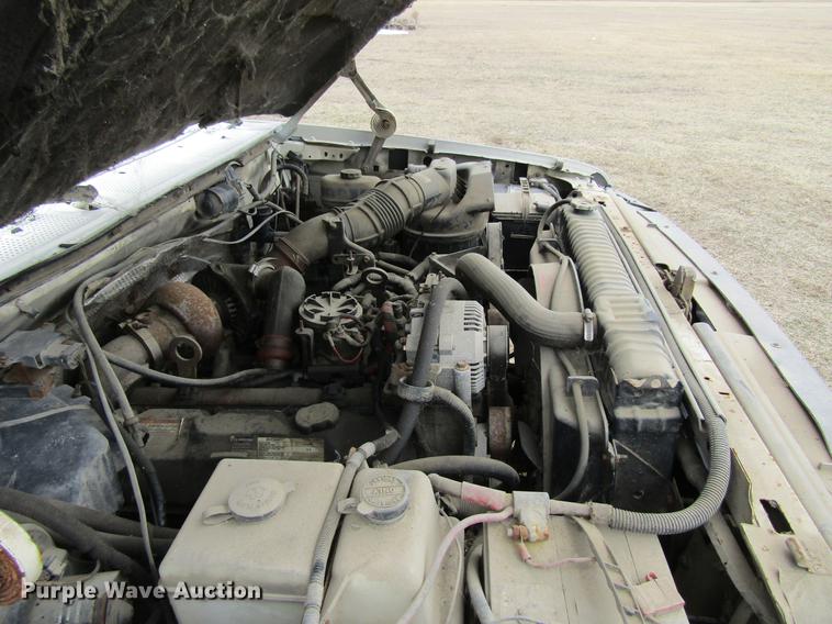 image for item DA3576 1994 Ford F450 Super Duty flatbed truck