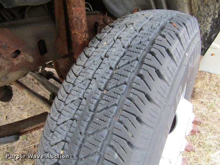 image for item DA3576 1994 Ford F450 Super Duty flatbed truck