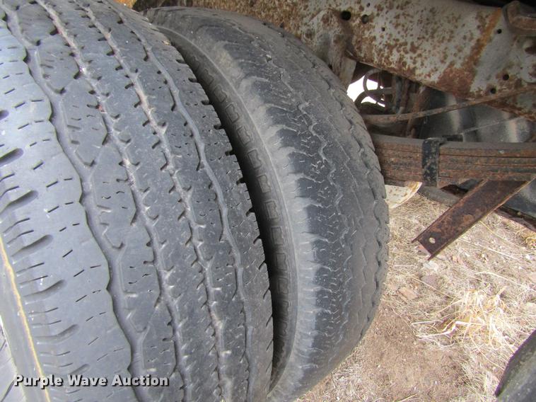 image for item DA3576 1994 Ford F450 Super Duty flatbed truck