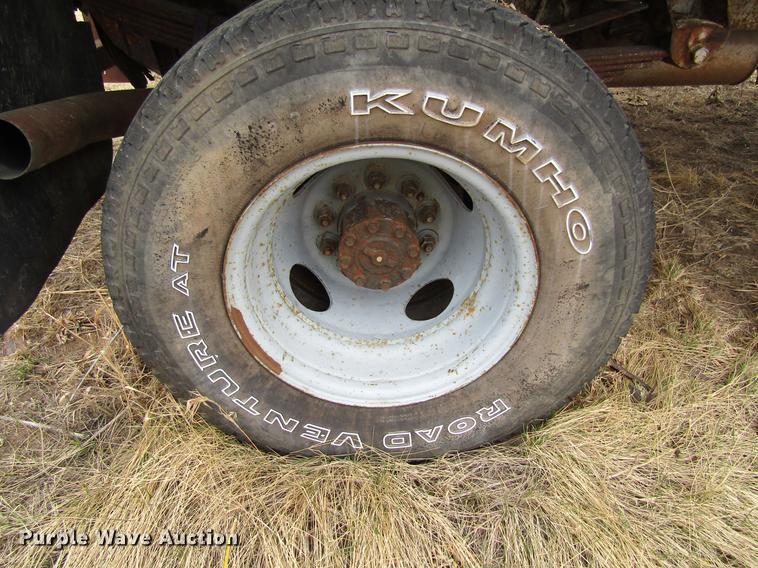 image for item DA3576 1994 Ford F450 Super Duty flatbed truck