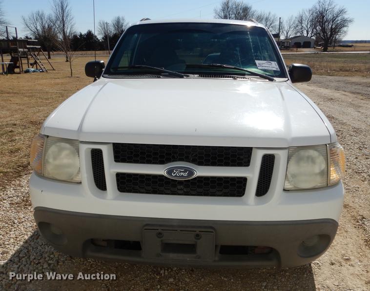 image for item DC0327 2001 Ford Explorer Sport SUV