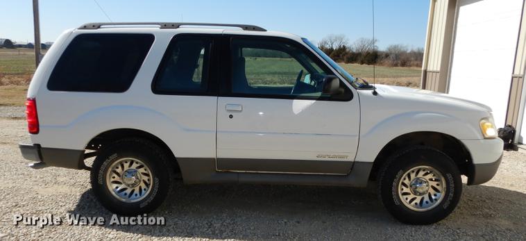 image for item DC0327 2001 Ford Explorer Sport SUV