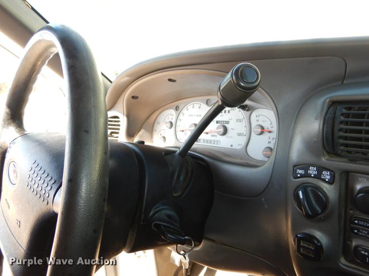 image for item DC0327 2001 Ford Explorer Sport SUV