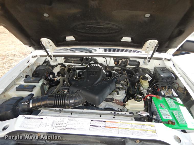 image for item DC0327 2001 Ford Explorer Sport SUV