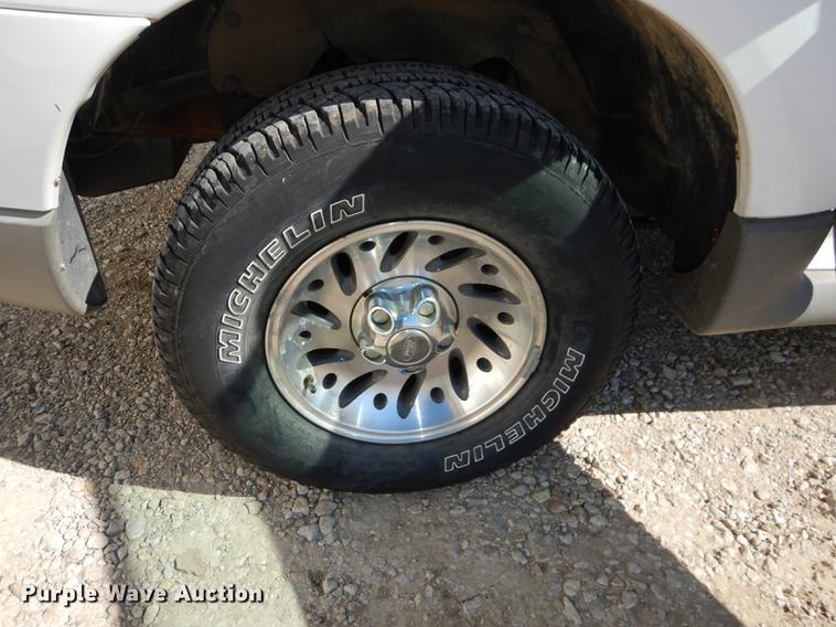 image for item DC0327 2001 Ford Explorer Sport SUV