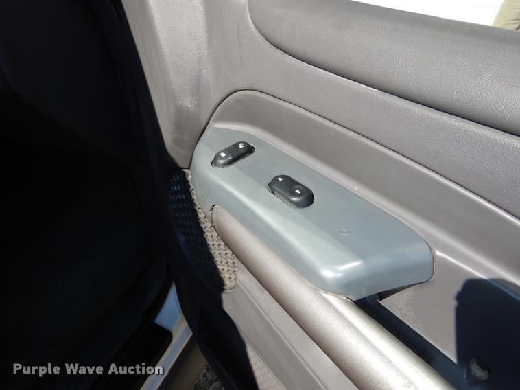 image for item DC0327 2001 Ford Explorer Sport SUV