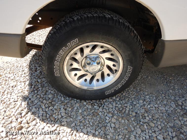 image for item DC0327 2001 Ford Explorer Sport SUV