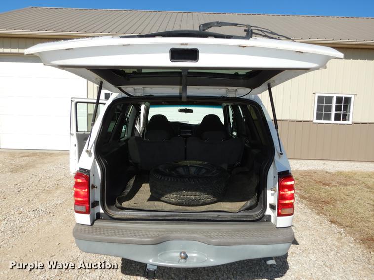 image for item DC0327 2001 Ford Explorer Sport SUV