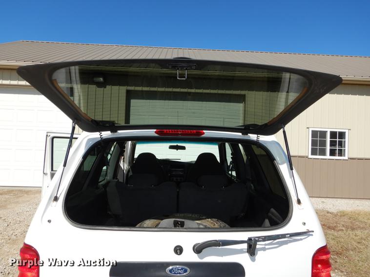 image for item DC0327 2001 Ford Explorer Sport SUV