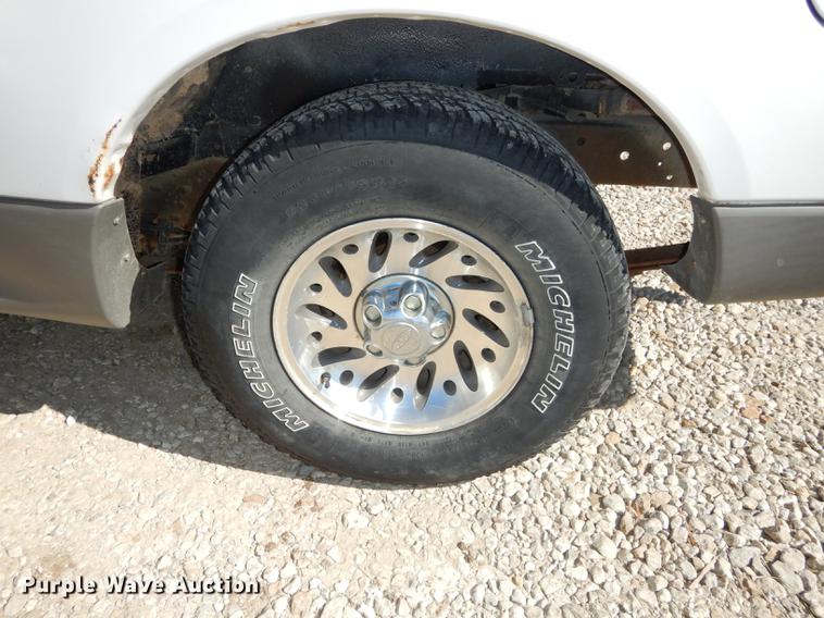 image for item DC0327 2001 Ford Explorer Sport SUV