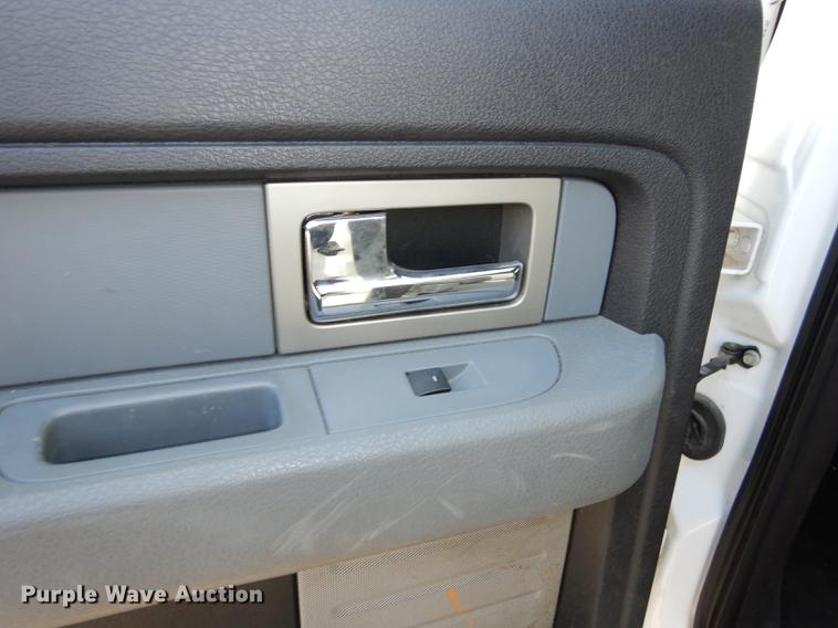 image for item DC0404 2011 Ford F150 XLT SuperCrew pickup truck