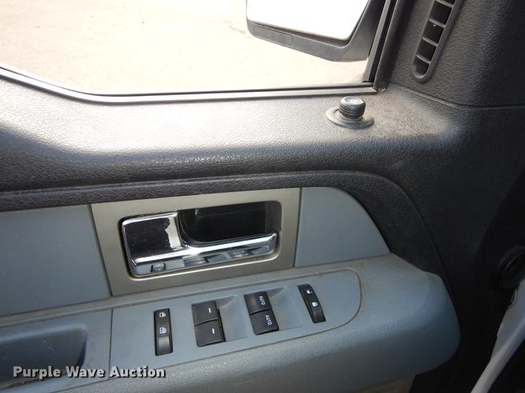 image for item DC0404 2011 Ford F150 XLT SuperCrew pickup truck