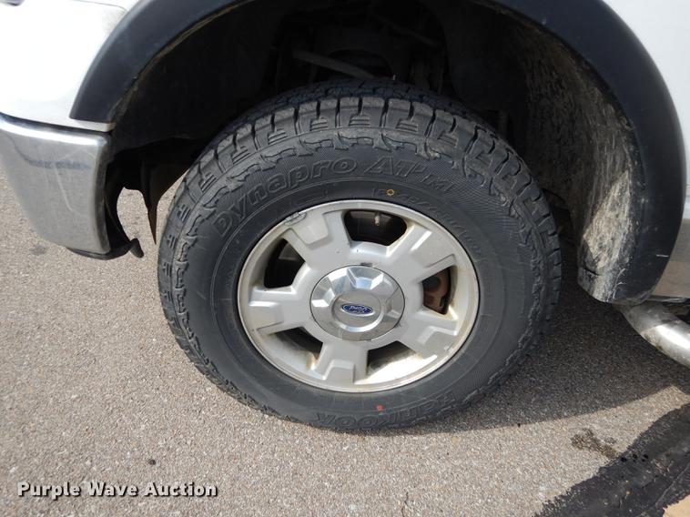 image for item DC0404 2011 Ford F150 XLT SuperCrew pickup truck