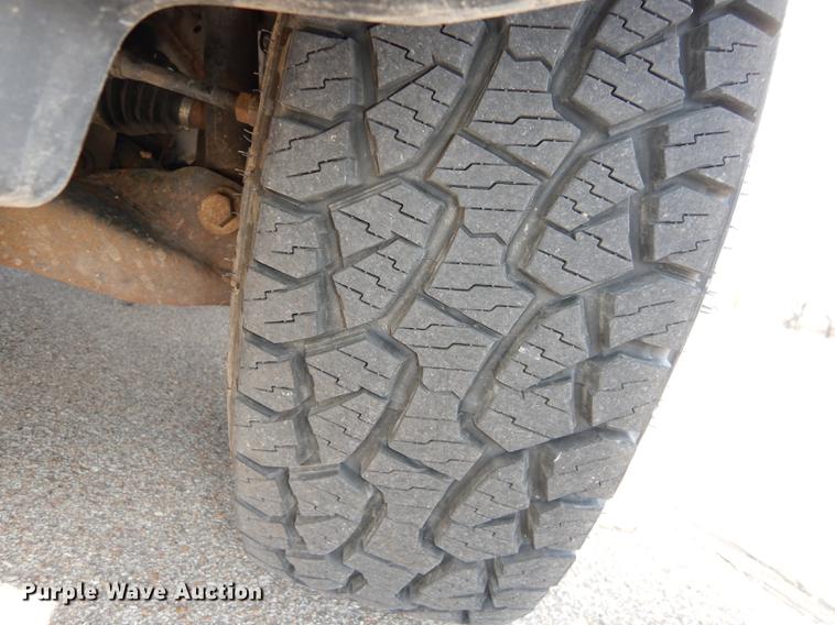 image for item DC0404 2011 Ford F150 XLT SuperCrew pickup truck