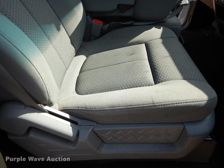 image for item DC0404 2011 Ford F150 XLT SuperCrew pickup truck