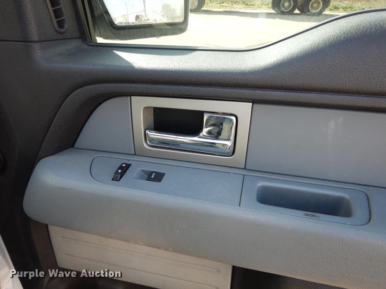 image for item DC0404 2011 Ford F150 XLT SuperCrew pickup truck