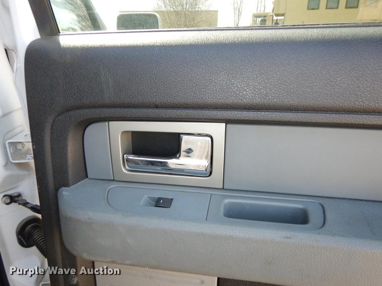 image for item DC0404 2011 Ford F150 XLT SuperCrew pickup truck