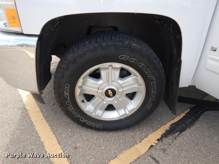image for item DC0406 2012 Chevrolet Silverado 1500 Ext. Cab pickup truck