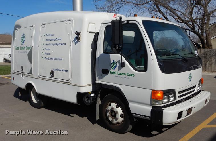 image for item DC0438 1996 Isuzu NPR applicator truck