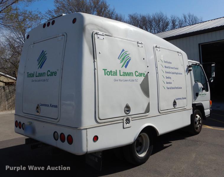 image for item DC0438 1996 Isuzu NPR applicator truck