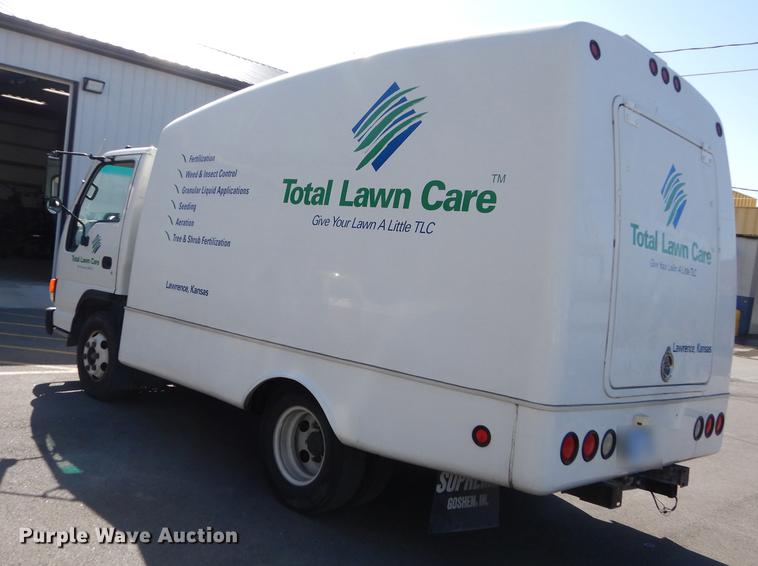 image for item DC0438 1996 Isuzu NPR applicator truck