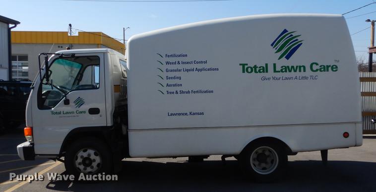 image for item DC0438 1996 Isuzu NPR applicator truck