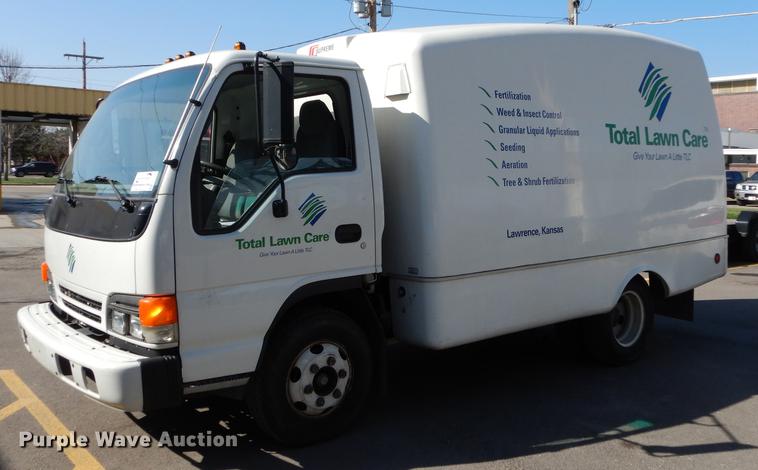 image for item DC0438 1996 Isuzu NPR applicator truck