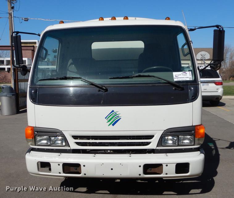 image for item DC0438 1996 Isuzu NPR applicator truck