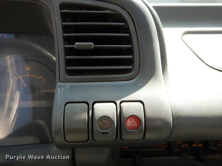 image for item DC0438 1996 Isuzu NPR applicator truck