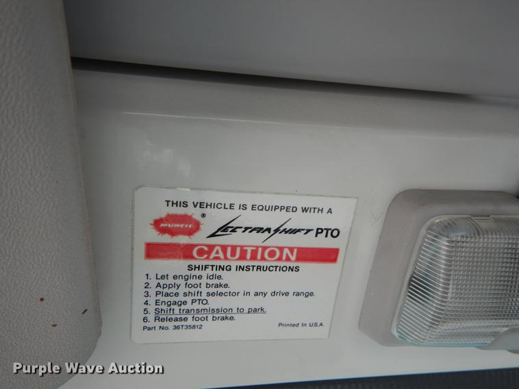 image for item DC0438 1996 Isuzu NPR applicator truck