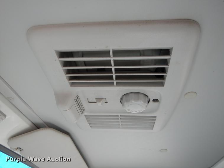 image for item DC0438 1996 Isuzu NPR applicator truck