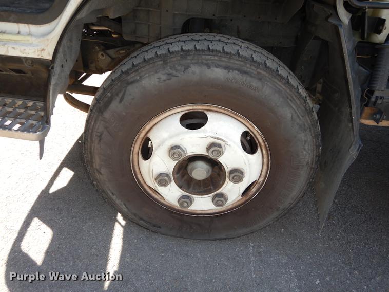 image for item DC0438 1996 Isuzu NPR applicator truck