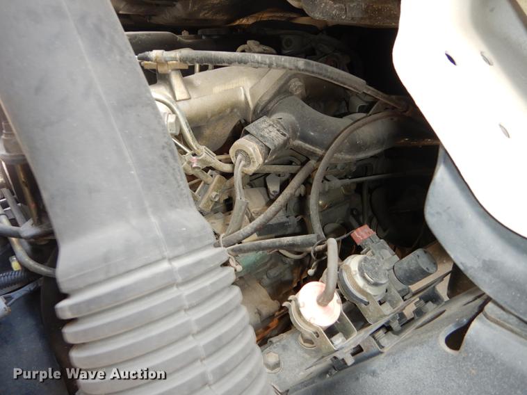 image for item DC0438 1996 Isuzu NPR applicator truck