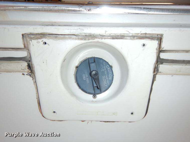 image for item DC0438 1996 Isuzu NPR applicator truck