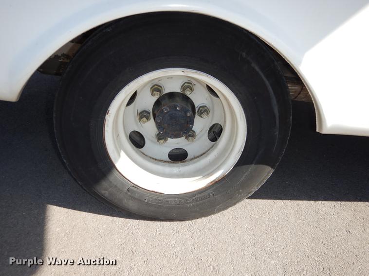 image for item DC0438 1996 Isuzu NPR applicator truck