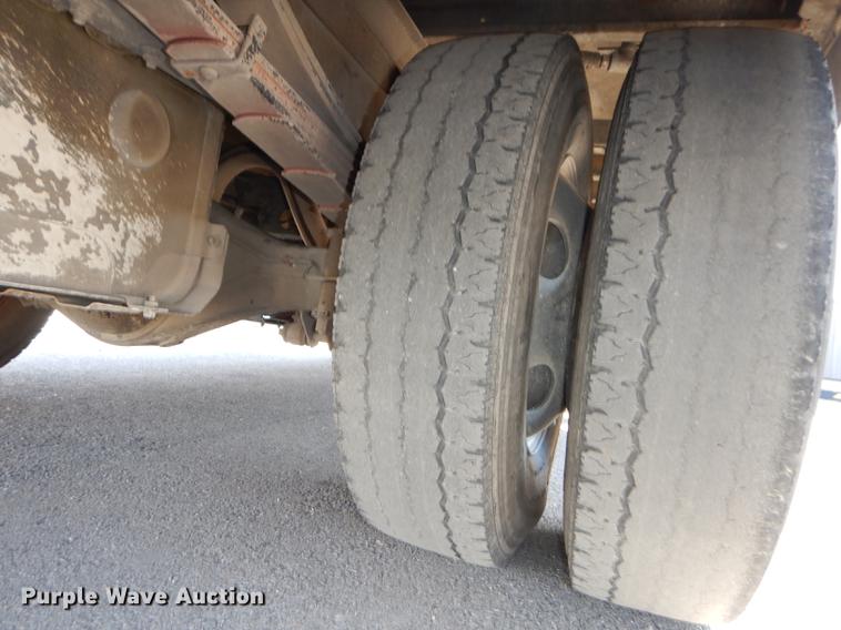 image for item DC0438 1996 Isuzu NPR applicator truck