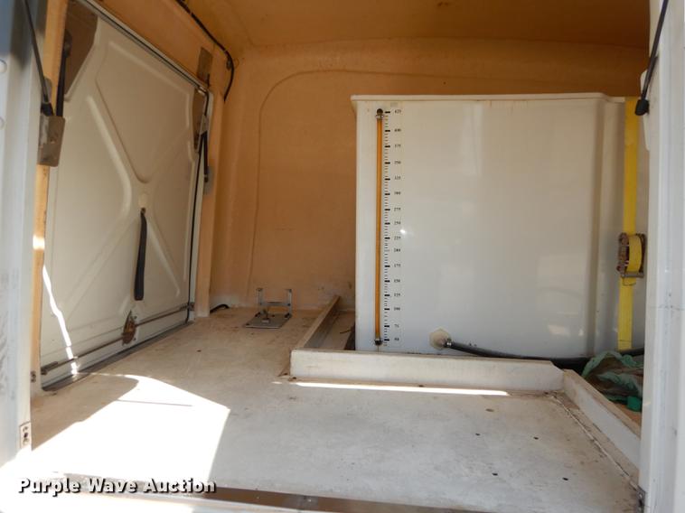 image for item DC0438 1996 Isuzu NPR applicator truck